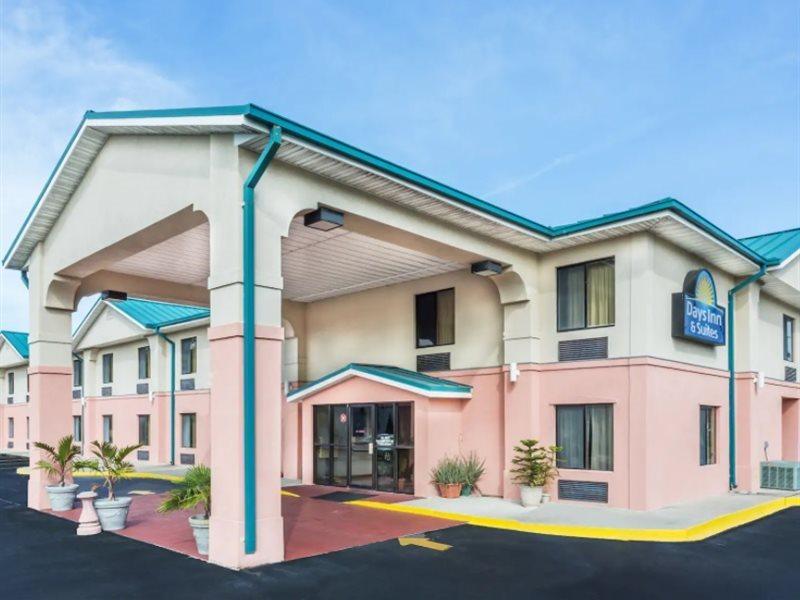 Days Inn By Wyndham Panama City/Callaway Buitenkant foto