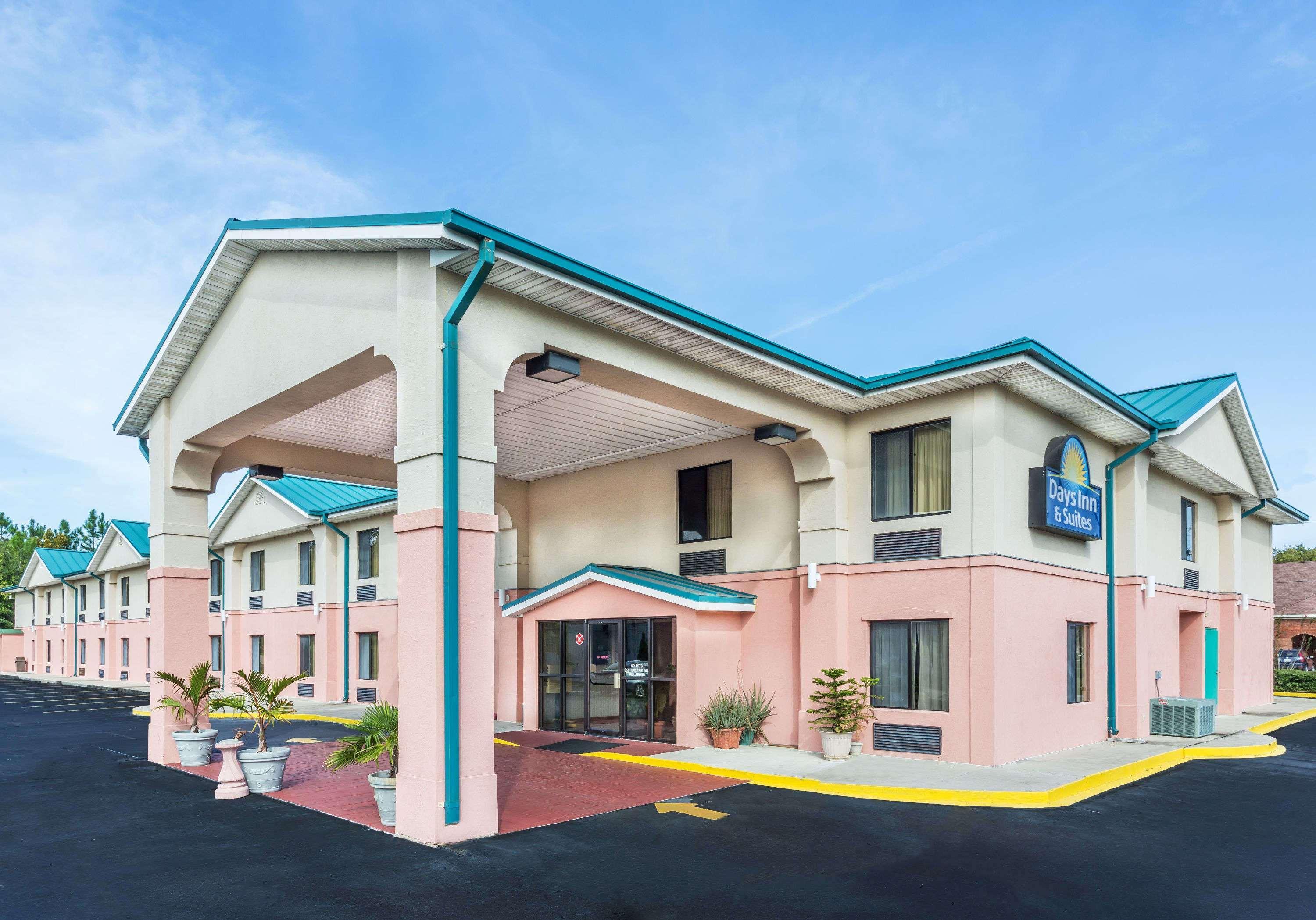 Days Inn By Wyndham Panama City/Callaway Buitenkant foto